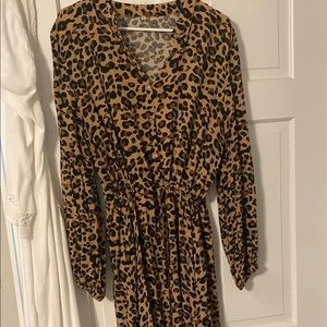 Midi XL cheetah dress. Worn once, can tie at waist and is very flattering!